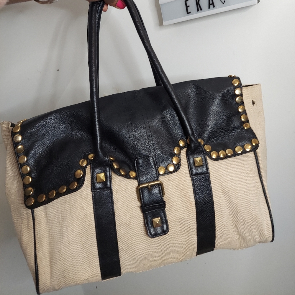 Used cream and black handbag with gold detailing - Picture 5 of 8